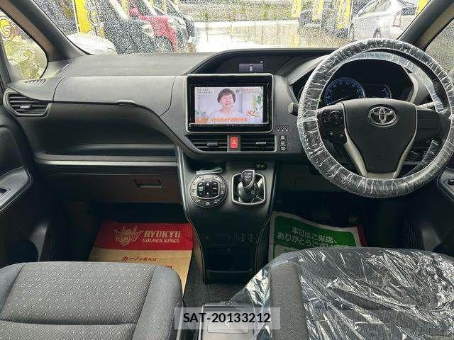Toyota VOXY HYBRID 2014-05 6691344-4