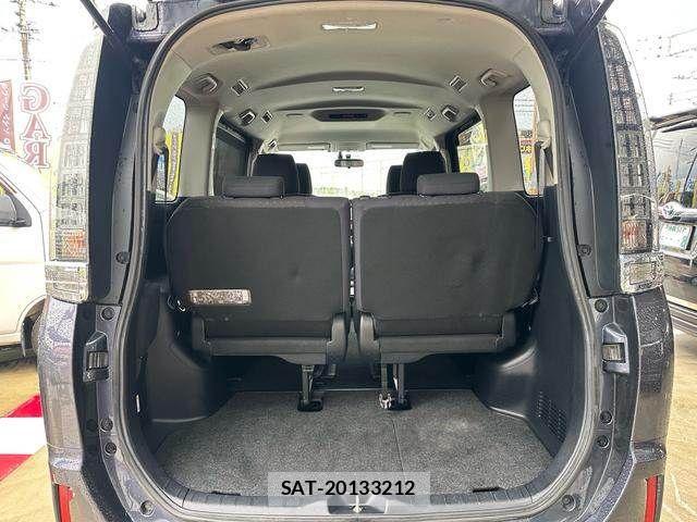 Toyota VOXY HYBRID 2014-05 6691344-7
