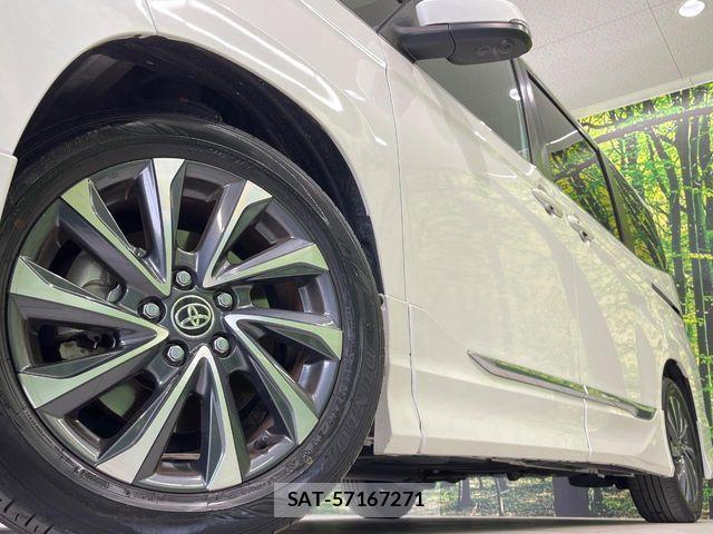 Toyota VOXY HYBRID 2022-09 6717744-13