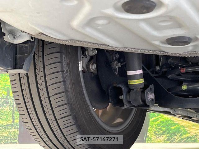 Toyota VOXY HYBRID 2022-09 6717744-19