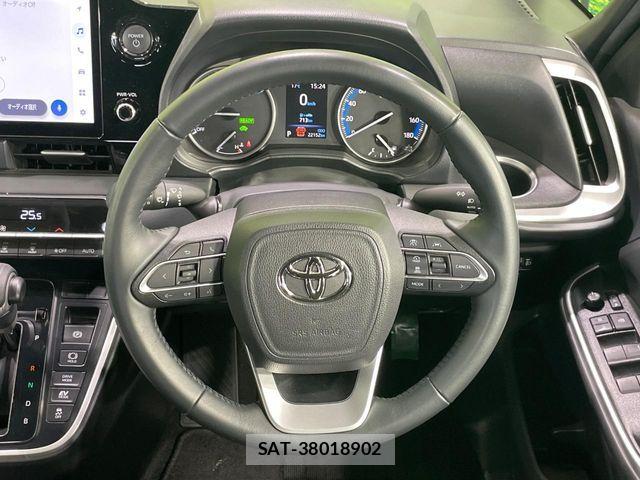 Toyota VOXY HYBRID 2024-03 6717751-11