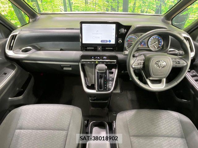 Toyota VOXY HYBRID 2024-03 6717751-1