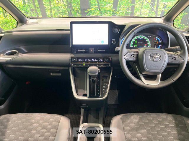 Toyota VOXY HYBRID 2023-12 6717743-1