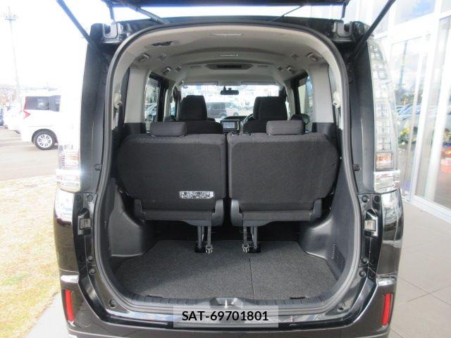 Toyota VOXY HYBRID 2015-02 6717755-9