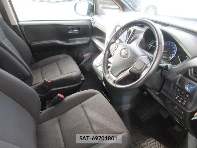 Toyota VOXY HYBRID 2015-02 6717755-11