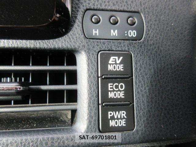 Toyota VOXY HYBRID 2015-02 6717755-16