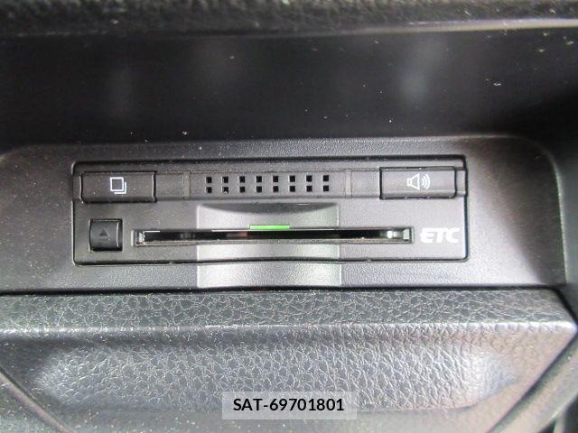 Toyota VOXY HYBRID 2015-02 6717755-18