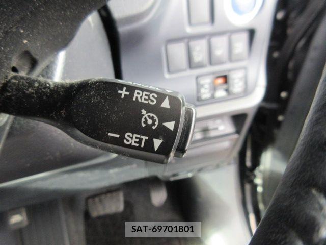 Toyota VOXY HYBRID 2015-02 6717755-22