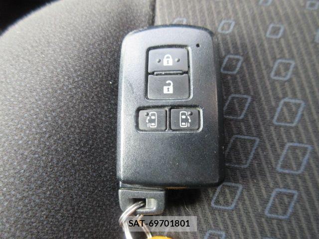 Toyota VOXY HYBRID 2015-02 6717755-25