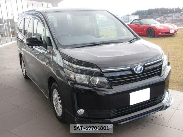 Toyota VOXY HYBRID 2015-02 6717755-3