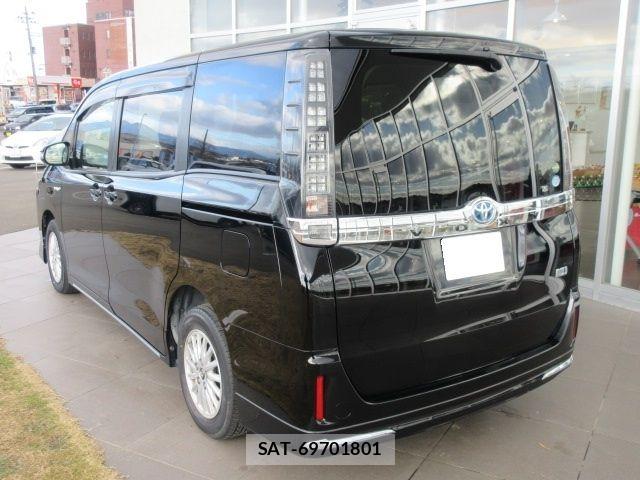 Toyota VOXY HYBRID 2015-02 6717755-4
