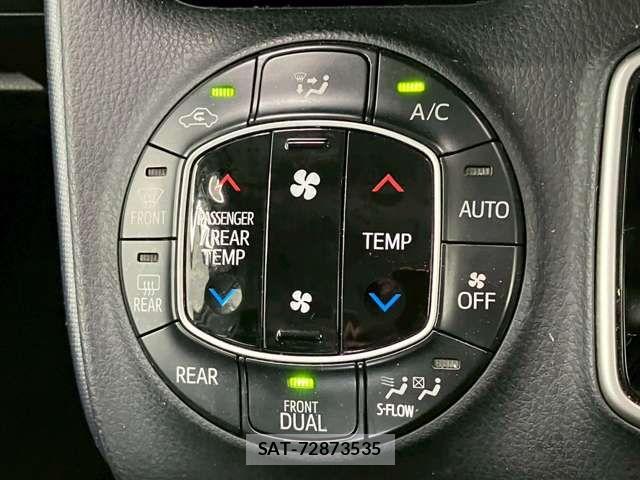 Toyota VOXY HYBRID 2015-10 6717756-9