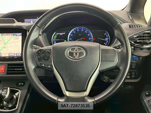 Toyota VOXY HYBRID 2015-10 6717756-12