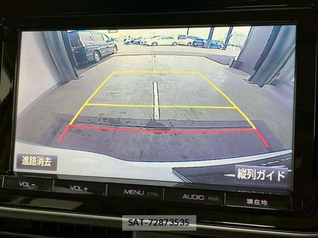 Toyota VOXY HYBRID 2015-10 6717756-1