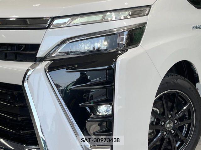 Toyota VOXY HYBRID 2019-08 6717753-12