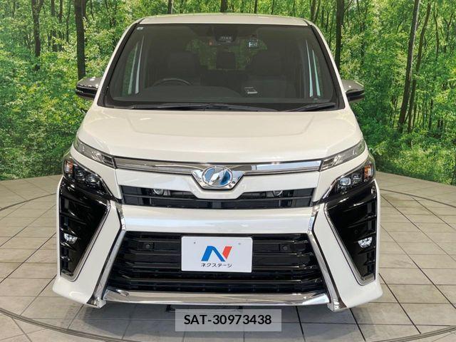 Toyota VOXY HYBRID 2019-08 6717753-14