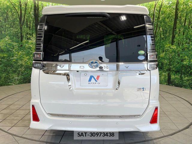 Toyota VOXY HYBRID 2019-08 6717753-15