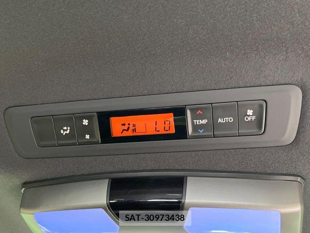 Toyota VOXY HYBRID 2019-08 6717753-6