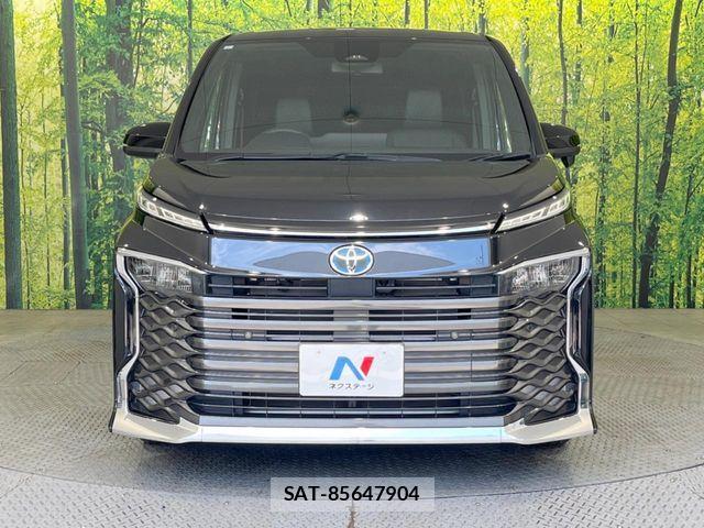 Toyota VOXY HYBRID 2023-06 6717748-14