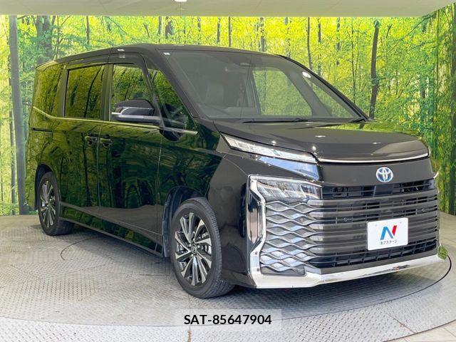Toyota VOXY HYBRID 2023-06 6717748-16