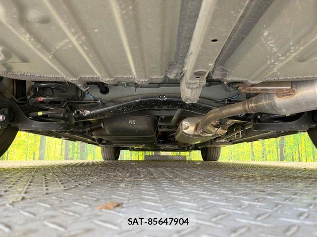 Toyota VOXY HYBRID 2023-06 6717748-18