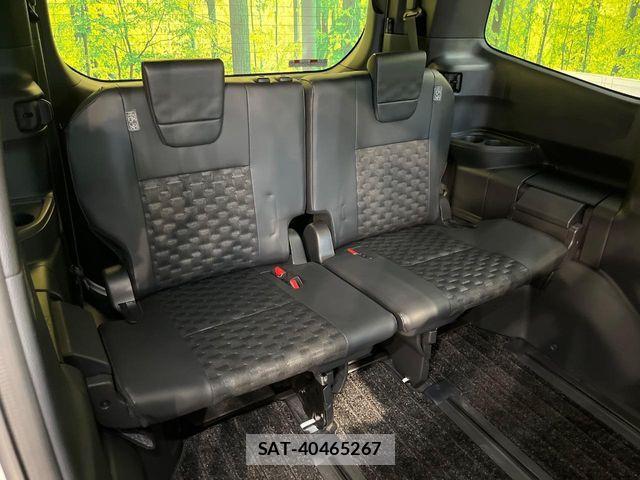 Toyota VOXY HYBRID 2023-05 6717749-9