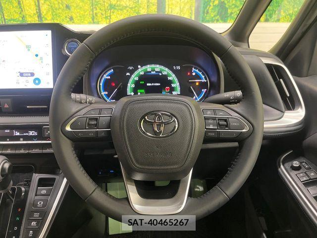 Toyota VOXY HYBRID 2023-05 6717749-11