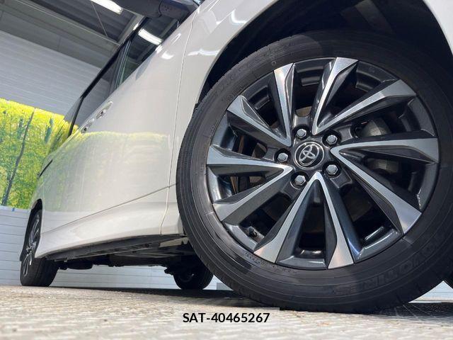 Toyota VOXY HYBRID 2023-05 6717749-13