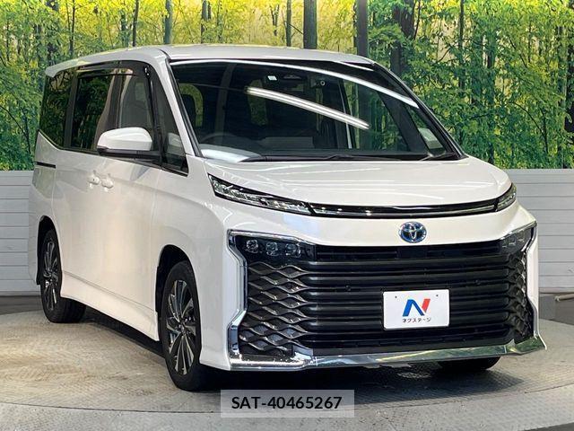 Toyota VOXY HYBRID 2023-05 6717749-16