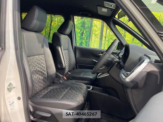 Toyota VOXY HYBRID 2023-05 6717749-7