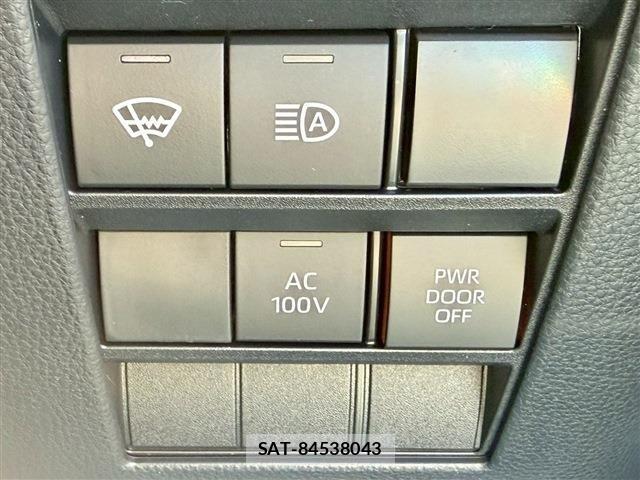 Toyota VOXY HYBRID 2026-02 6753877-9