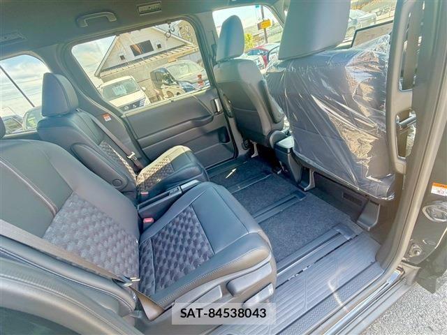 Toyota VOXY HYBRID 2026-02 6753877-17