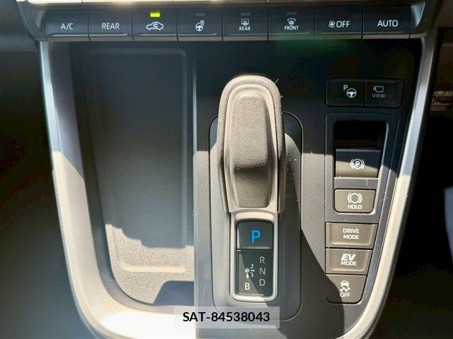 Toyota VOXY HYBRID 2026-02 6753877-8