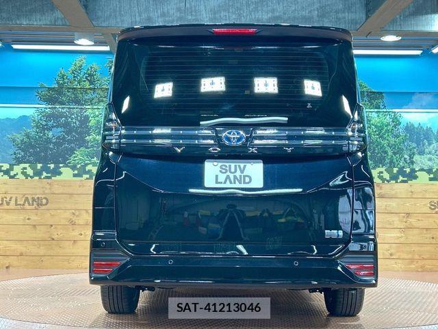 Toyota VOXY HYBRID 2023-08 6753891-14