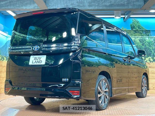 Toyota VOXY HYBRID 2023-08 6753891-16