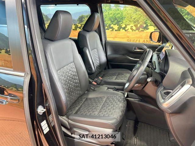 Toyota VOXY HYBRID 2023-08 6753891-7