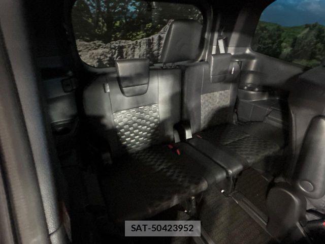 Toyota VOXY HYBRID 2022-03 6753884-9