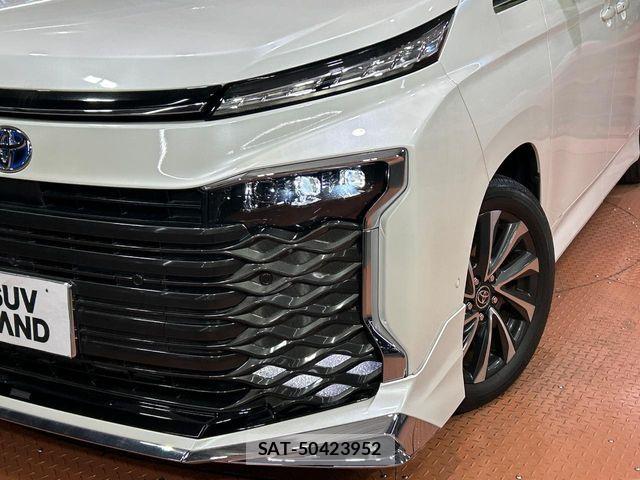 Toyota VOXY HYBRID 2022-03 6753884-12