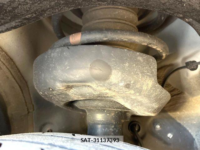 Toyota VOXY HYBRID 2023-10 6753892-17