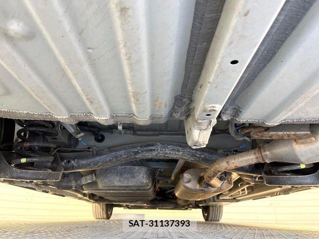 Toyota VOXY HYBRID 2023-10 6753892-18