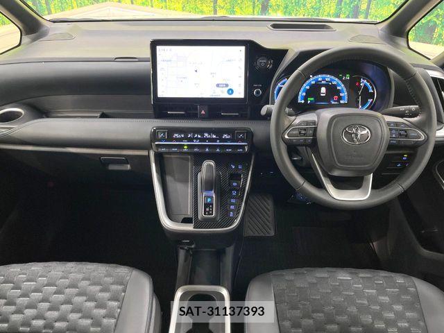 Toyota VOXY HYBRID 2023-10 6753892-1