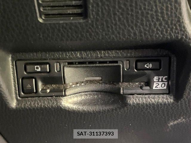 Toyota VOXY HYBRID 2023-10 6753892-6