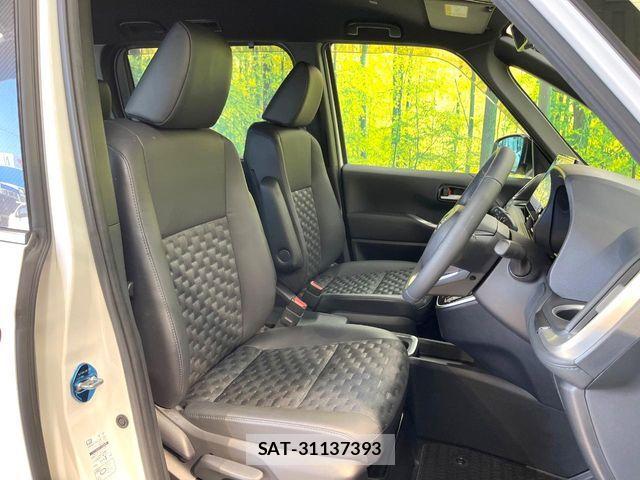 Toyota VOXY HYBRID 2023-10 6753892-7