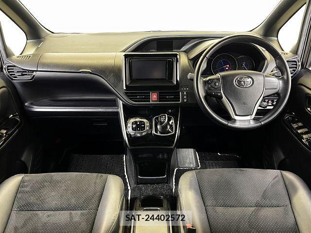 Toyota VOXY HYBRID 2021-03 6753896-1