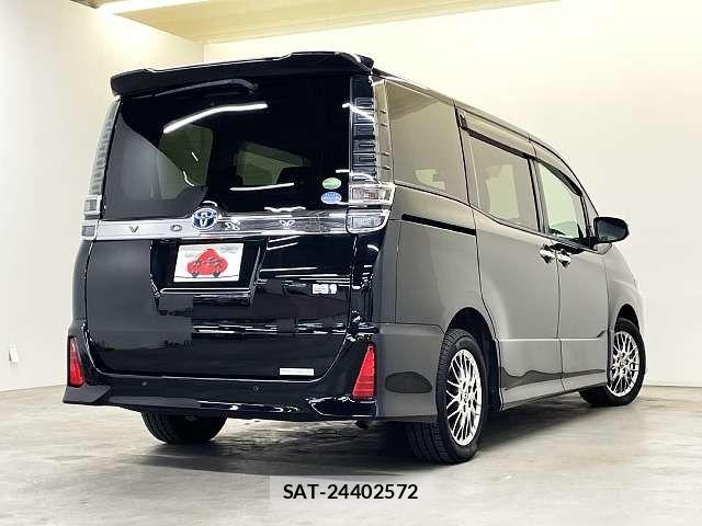 Toyota VOXY HYBRID 2021-03 6753896-2