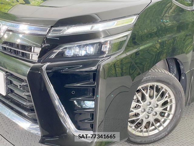 Toyota VOXY HYBRID 2021-02 6753895-12