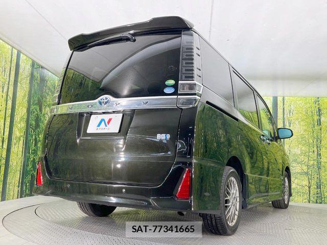 Toyota VOXY HYBRID 2021-02 6753895-17