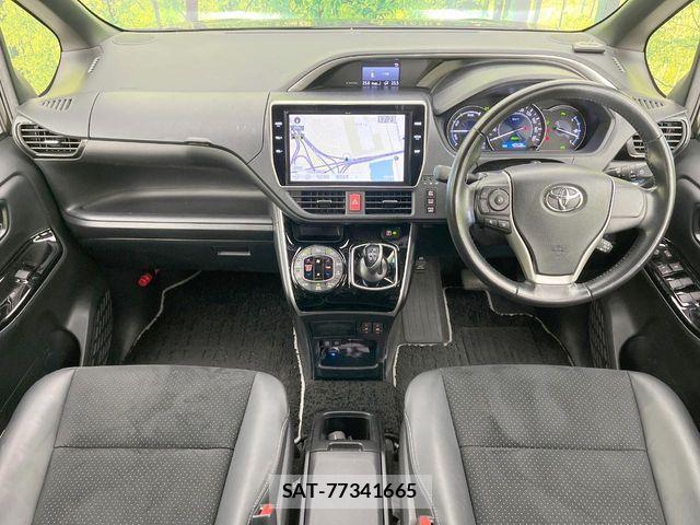 Toyota VOXY HYBRID 2021-02 6753895-1
