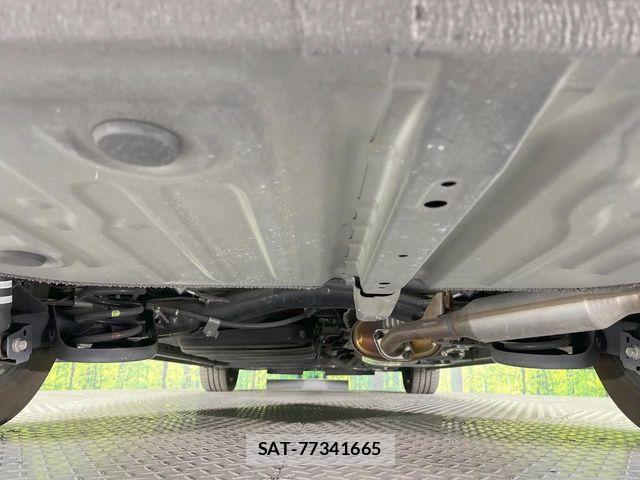 Toyota VOXY HYBRID 2021-02 6753895-19