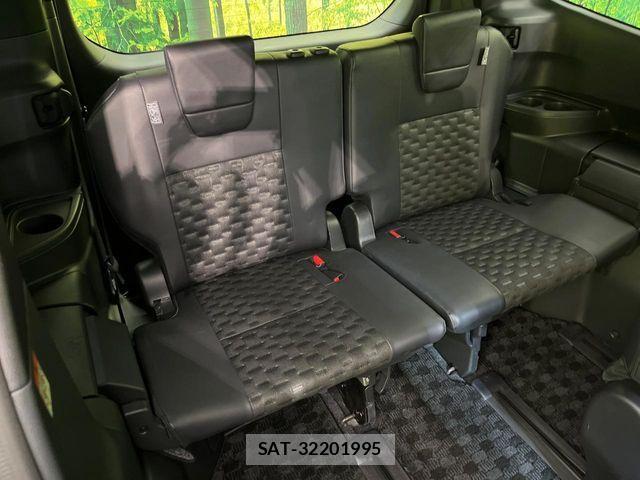 Toyota VOXY HYBRID 2023-07 6791769-9